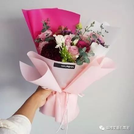 情人詞語大全集形容詞_情人詞句50字_情人節(jié)詞語句子