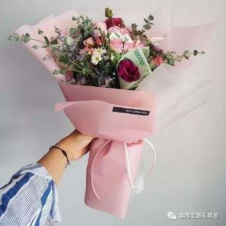 情人詞語大全集形容詞_情人節(jié)詞語句子_情人詞句50字