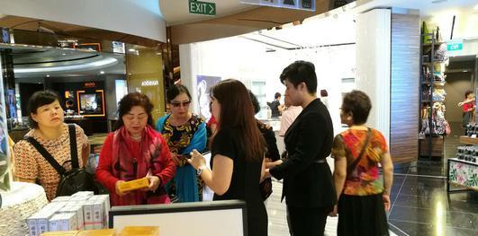 老年旅行團每次行程不過幾百元，旅行社是如