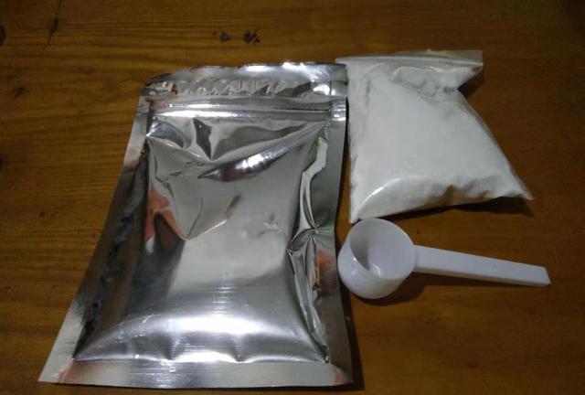 聽(tīng)說(shuō)給魚(yú)換水就要加鹽，如果沒(méi)用，買(mǎi)這些觀