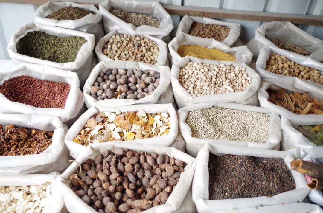 哪里可以批發觀賞魚_觀賞魚批發市場進貨_批發觀賞魚可以買嗎